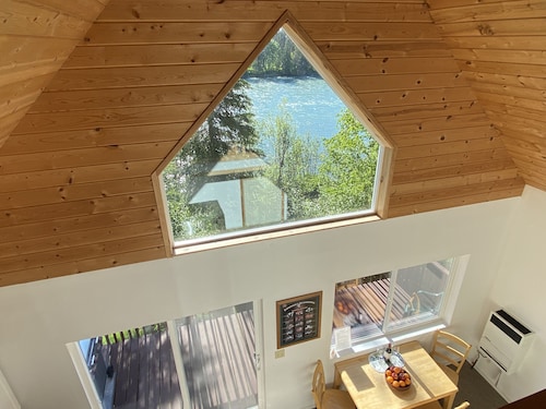 Kenai Riverfront Chalet Centrally Located On The Kenai Peninsula
