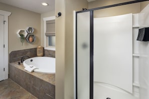 Shower, jetted bath, bidet, towels - Family-Run Cottage with Fireplace, 2 Miles to Asheville (Asheville)
