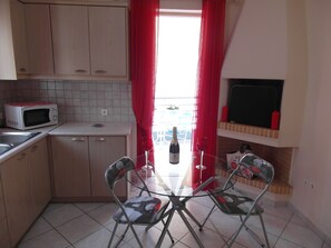 Dining - ATHENS METRO MALL apartment (Άγιος Δημήτριος)