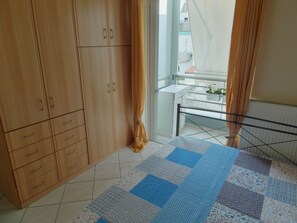 1 sovrum, strykjärn/strykbräda, gratis wi-fi och sängkläder