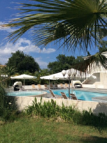 Villa Cigale 3 - 8 people 300m from the beach with shared pool