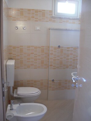 ヘアドライヤー、タオル