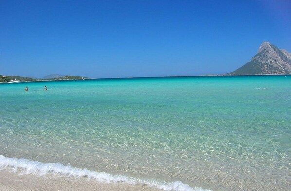 Una spiaggia nelle vicinanze