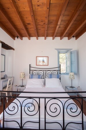 3 chambres, fer et planche à repasser, Wi-Fi gratuit, draps fournis