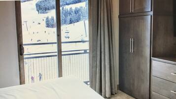 2 bedrooms, internet, bed sheets