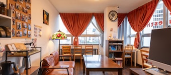 Almas Guest House - Hostel