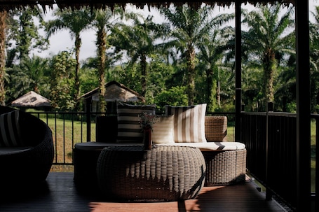 Breakfast, lunch, dinner served; local cuisine