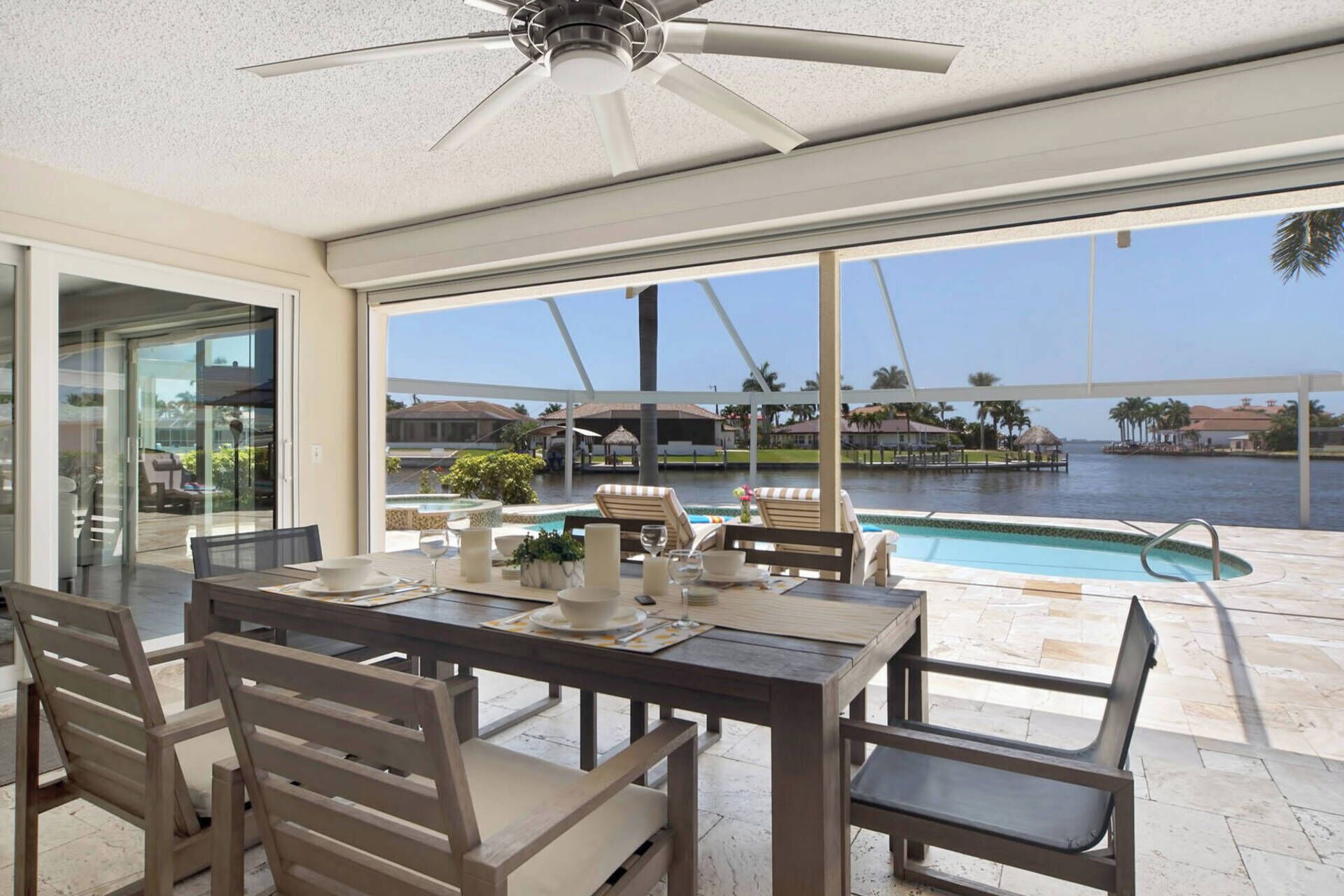 室外泳池、暖水池