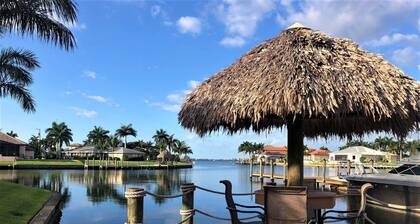 Waterfront Luxury Villa * South Facing * Pool * Jacuzzi * WiFi * Tiki Hut*
