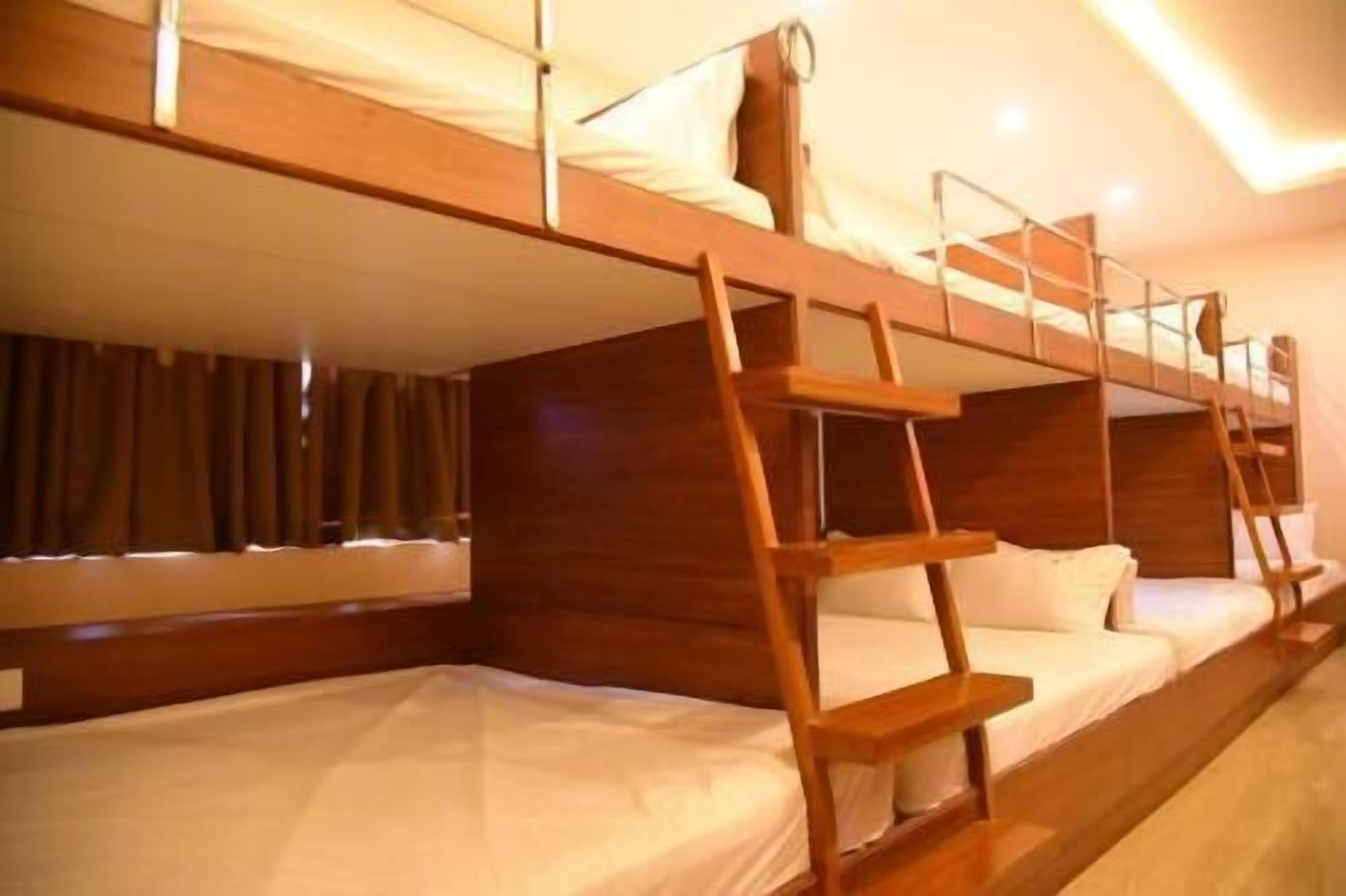 Egyptian cotton sheets, premium bedding, pillow-top beds, in-room safe