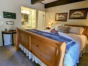 2 bedrooms, Internet, bed sheets - Prime Snow Summit Location, Ski-Ready Townhouse (BIG BEAR LAKE)
