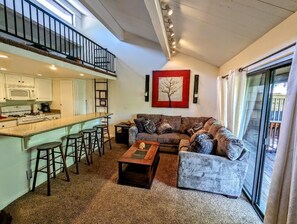 TV, fireplace - Bright mountain chalet only steps to Snow Summit Ski Resort! (Big Bear Lake)