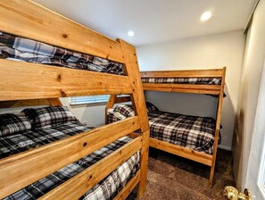 3 chambres, accès à Internet, literie fournie