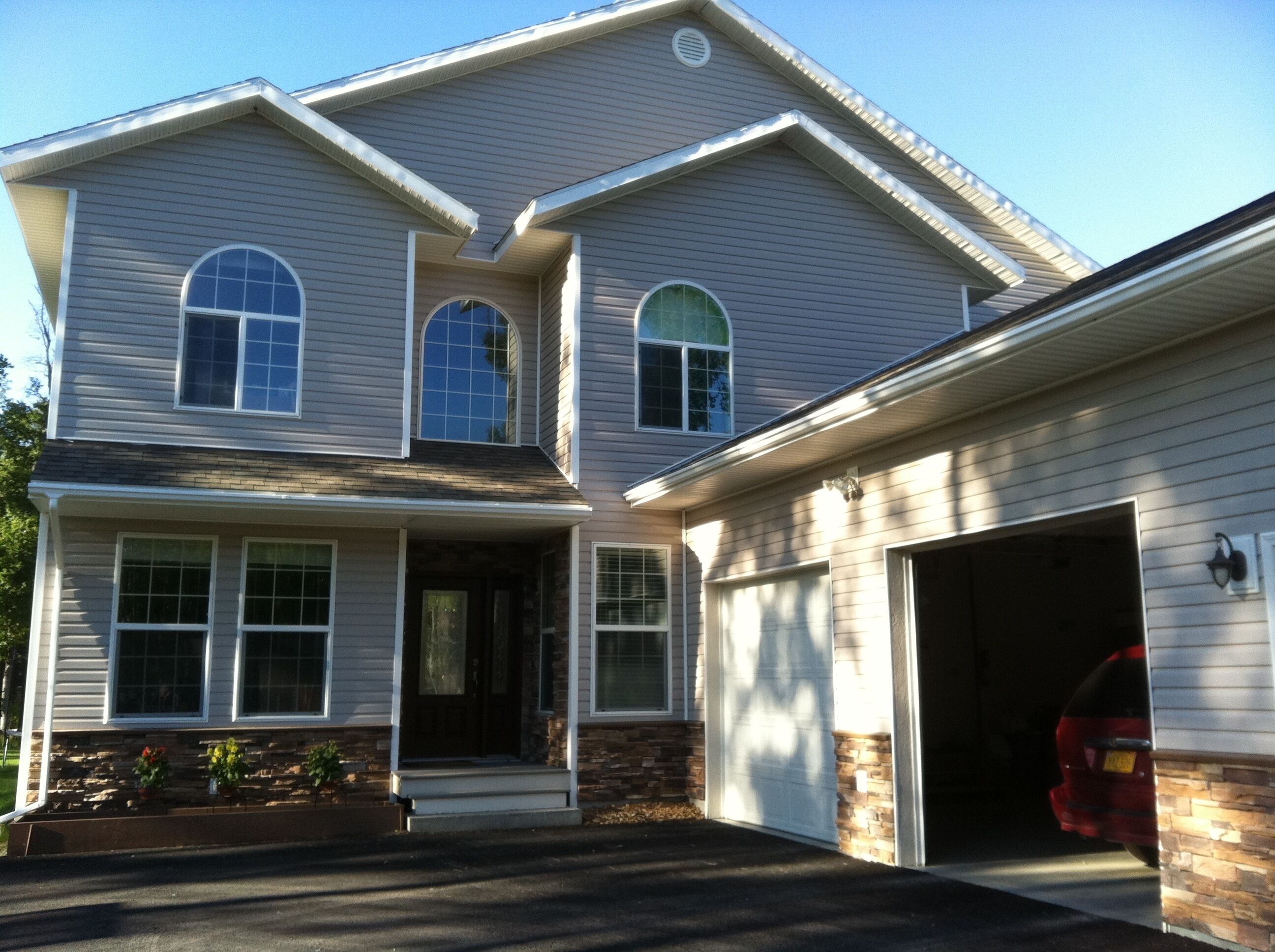 6 Bed, 5 Bedroom, 4 Bath Immaculate Executive Home Near Kenai River and Ocean