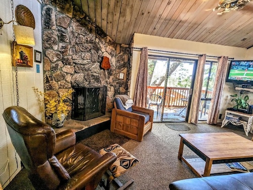 Escape to a Cozy Chalet at Snow Summit’s Base