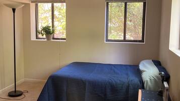 2 dormitoris, escriptori, planxa i posts de planxar i wifi gratuïta