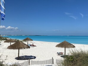 Beach nearby, beach umbrellas, beach towels - VILLA LUIS, TREASURE CAY PARADISE, FULLY SANITIZED (AB-22134, Great Abaco Island)