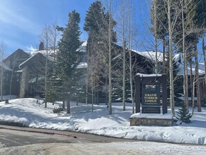 Exterior - Studio Unit, Beautiful Luxury Ski In, Ski Out Resort (Breckenridge)