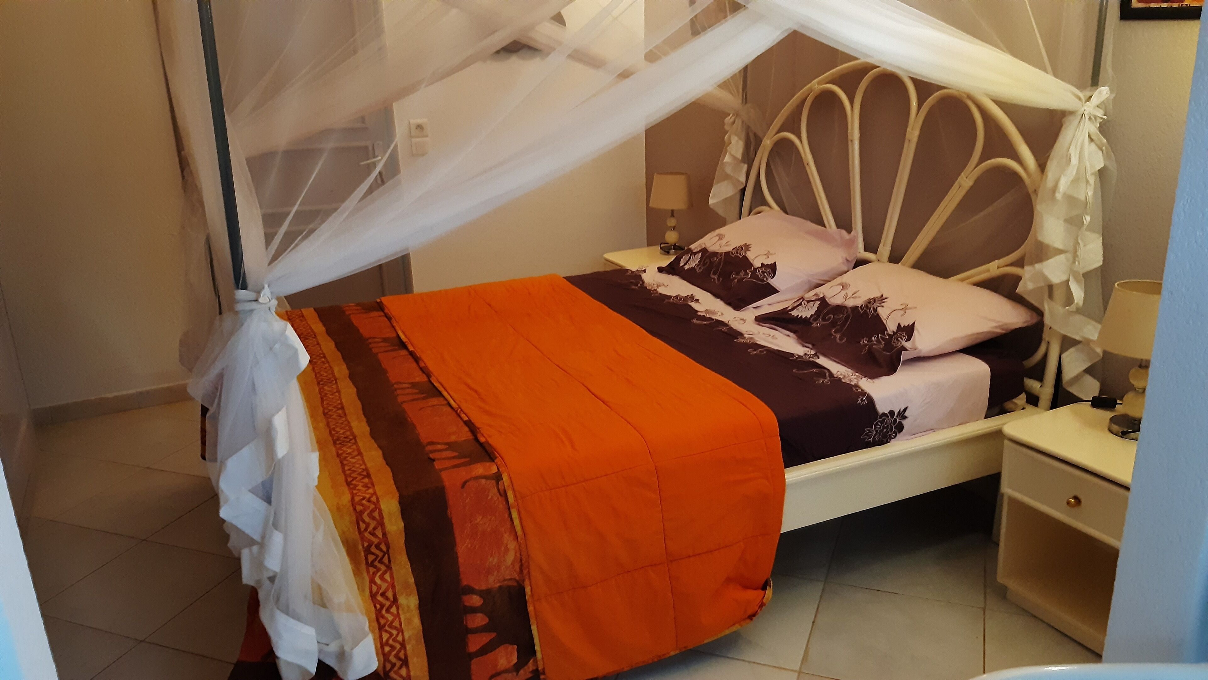 3 habitaciones y caja de seguridad en la habitación 