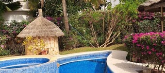 Traumhafte Villa mit Infinity-Whirlpool und Lagunen-Swimmingpool