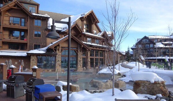 Sisäuima-allas, lämmitetty uima-allas