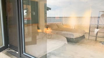 浪漫四人房, 2 张双人床, 冰箱, 山腰 | 特色家居、遮光窗帘、免费 WiFi、床单
