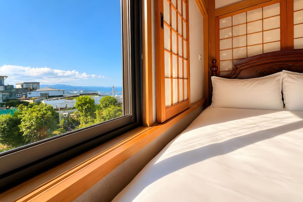 傳統四人房, 多張床, 非吸煙房, 海景 | 遮光窗簾/窗簾、免費 Wi-Fi、床單