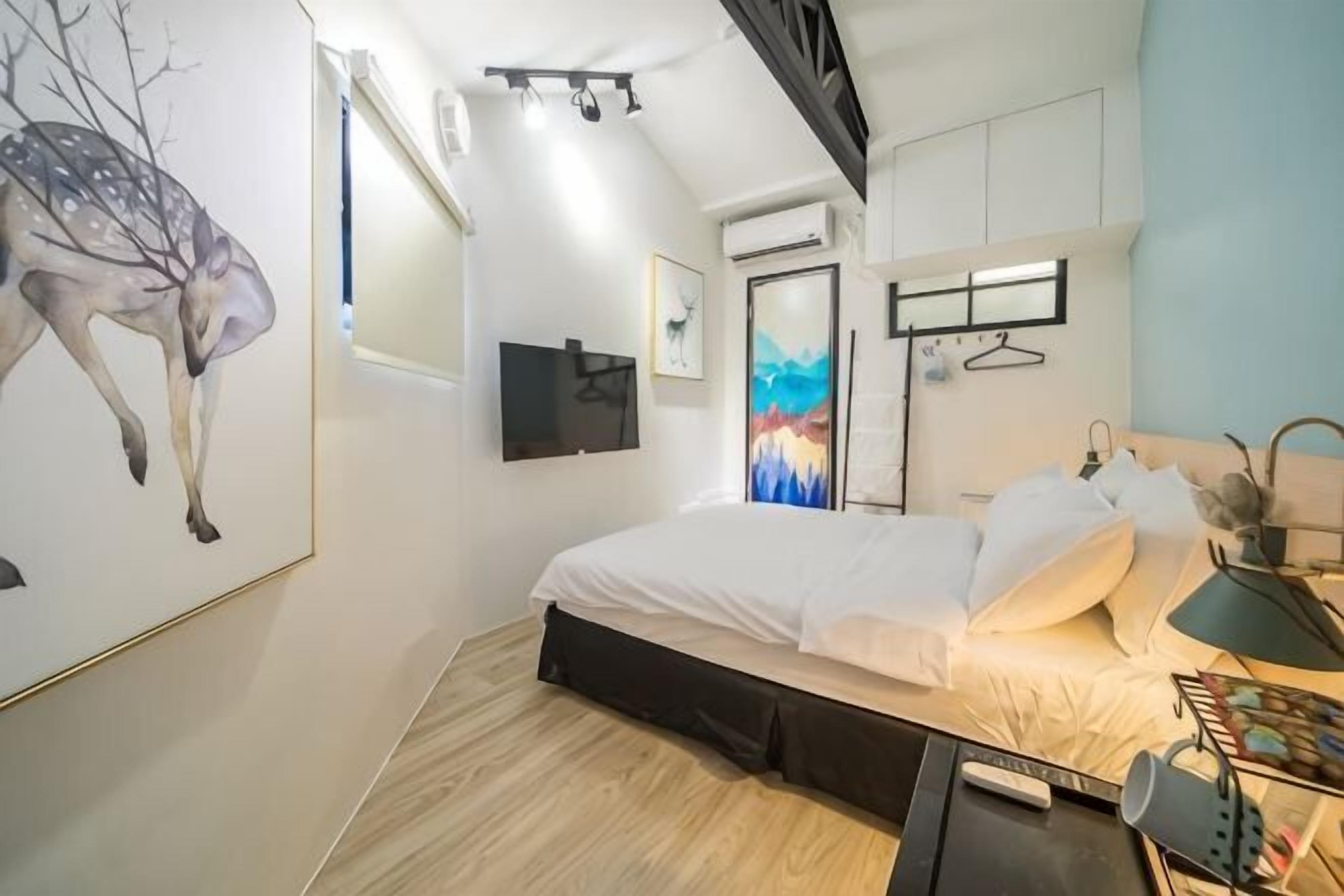 Individually furnished, blackout curtains, free WiFi, bed sheets