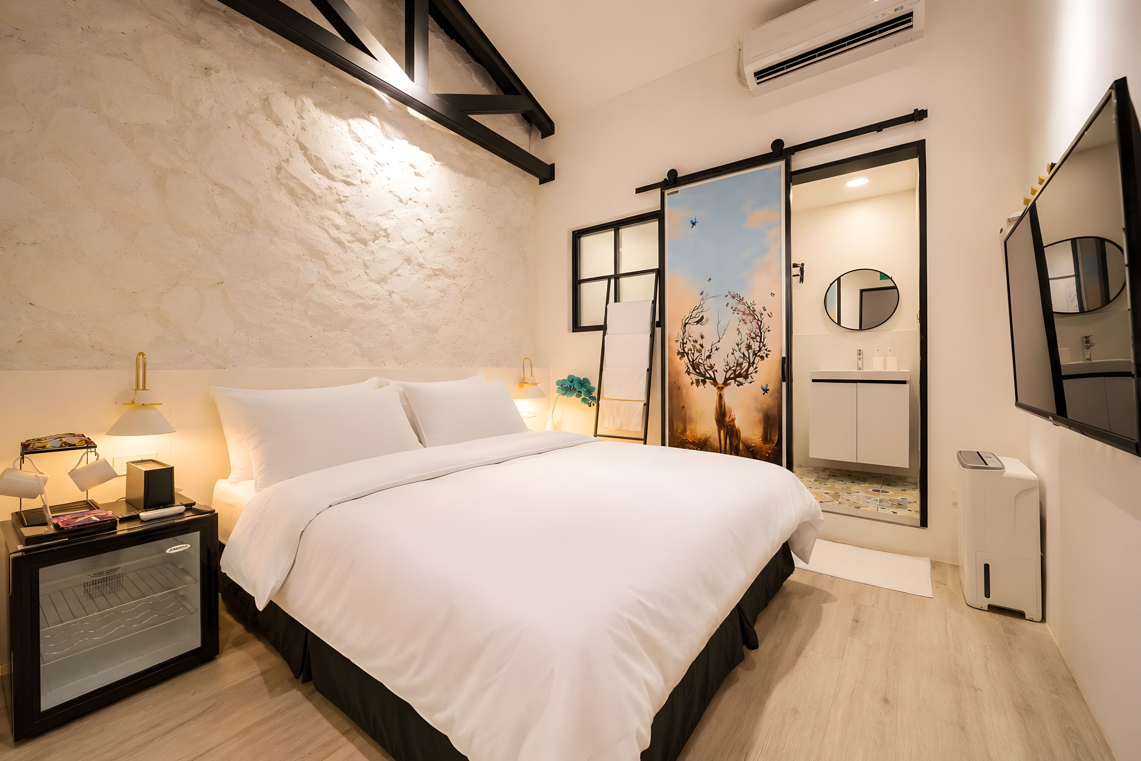 Deluxe Double Room | Individually furnished, blackout drapes, free WiFi, bed sheets