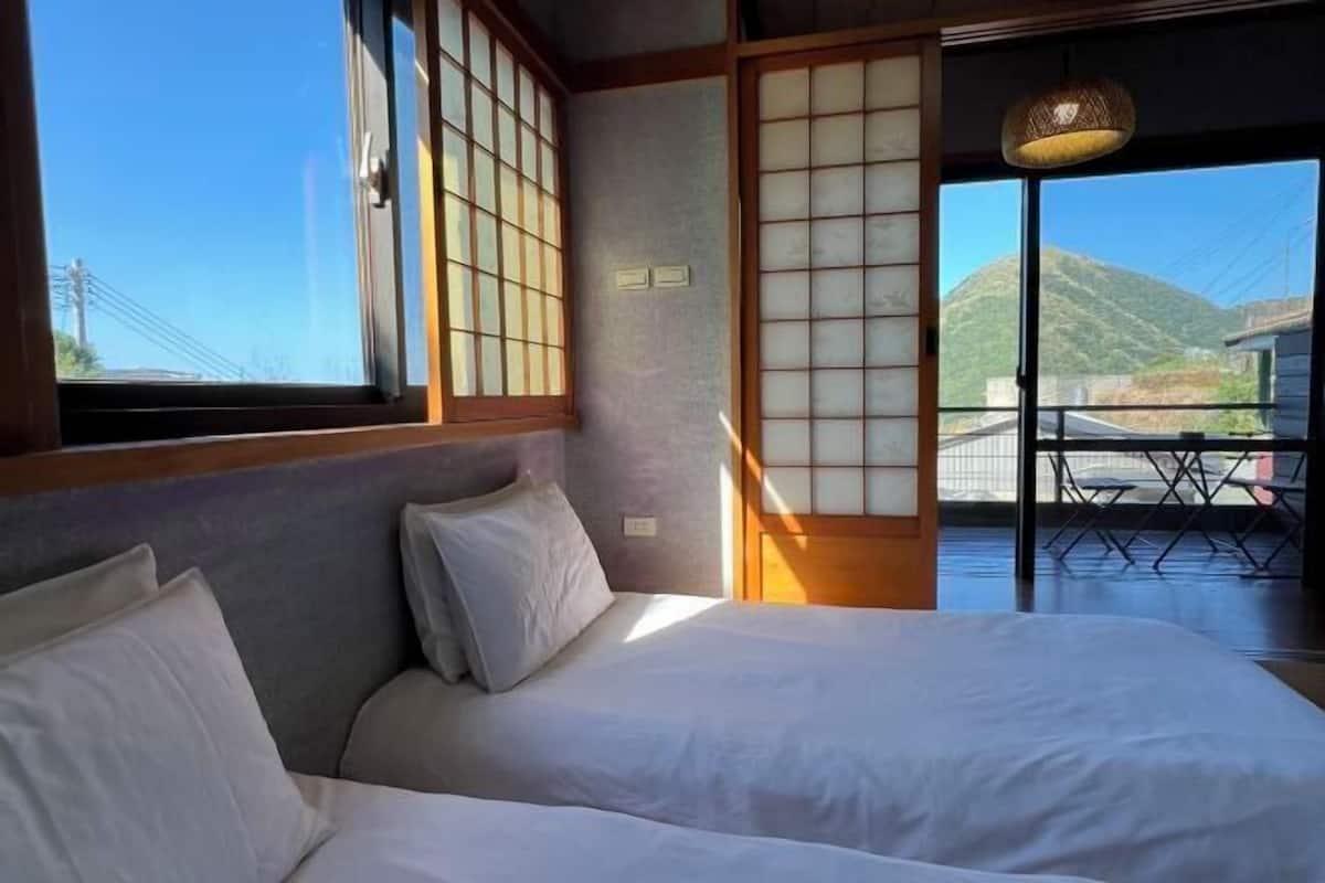 Individually furnished, blackout curtains, free WiFi, bed sheets