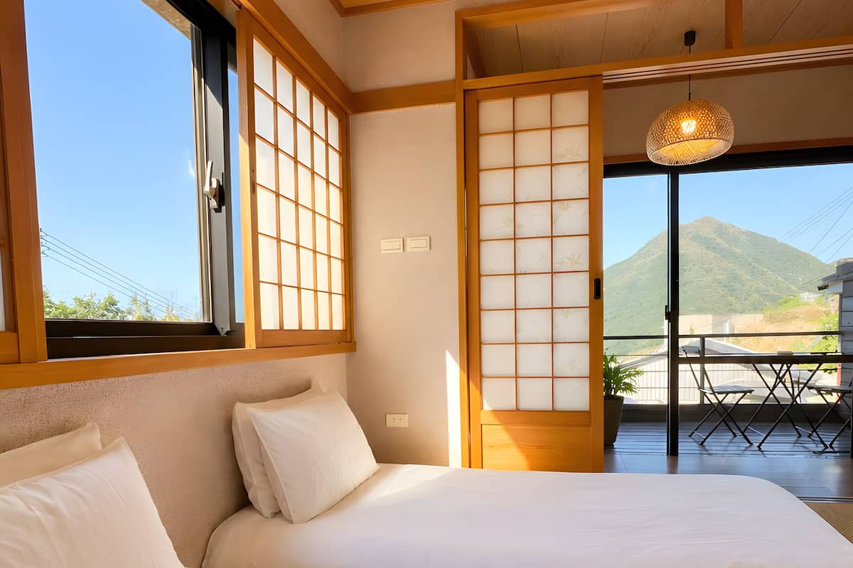 傳統四人房, 多張床, 非吸煙房, 海景 | 遮光窗簾/窗簾、免費 Wi-Fi、床單