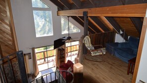 Smart TV, fireplace, DVD player, stereo