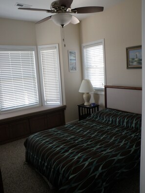 3 Schlafzimmer, Schreibtisch, Bügeleisen/Bügelbrett, kostenloses WLAN