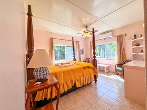 6 slaapkamers, een kluis op de kamer, een bureau