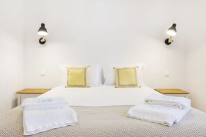 3 bedrooms, iron/ironing board, WiFi, bed sheets - CASAS DA PRAIA JOANA (Almancil)