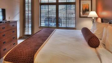 2 bedrooms, in-room safe, iron/ironing board, WiFi