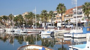 Marina - Studio 2 + 2 in residence with swimming pool (Bandol)