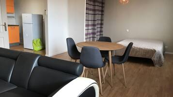 1 bedroom, iron/ironing board, travel crib, WiFi