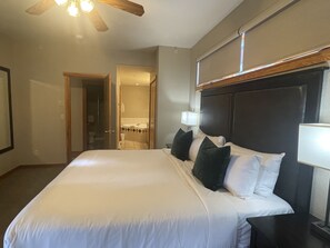 1 habitación, tabla de planchar con plancha, wifi gratis y ropa de cama 