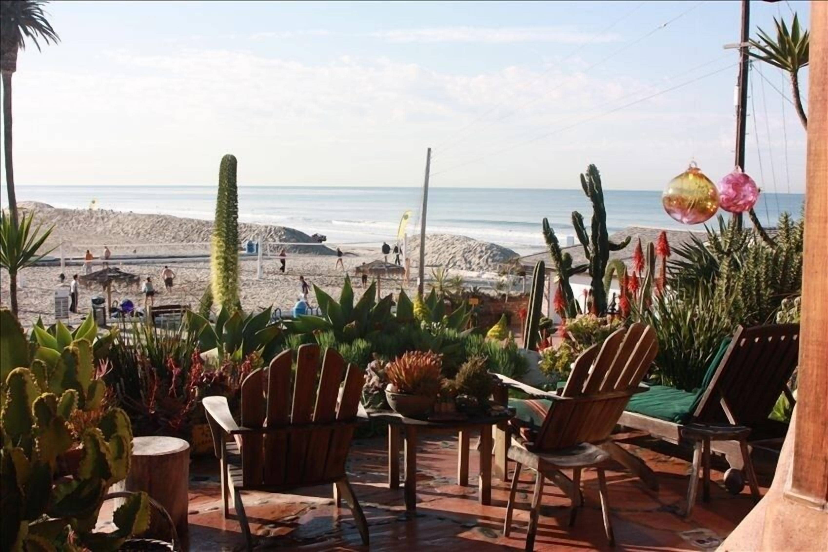 "Movie Star House"on Moonlight Beach