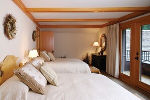 3 habitaciones, tabla de planchar con plancha, wifi y ropa de cama 