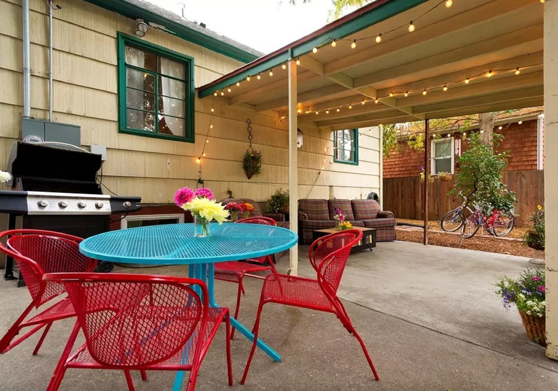 Business Executive 4 bd/2 bth North End Home Near Downtown Boise w/ backyard 