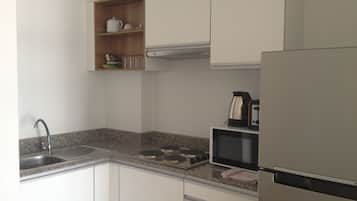 Kühlschrank, Mikrowelle, Toaster