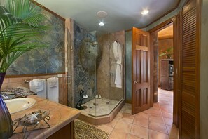 Dusche, Haartrockner, Bidet, Handtücher