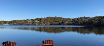 Charming 18th century cottage with its own beachfront on Scargo Lake near bay