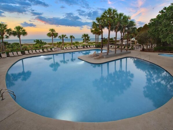 Piscine couverte, piscine extérieure