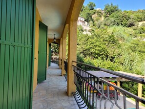 Property grounds - MONACO COSY COTTAGE APARTMENT (La Turbie)