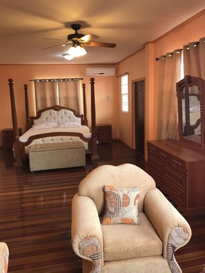 5 habitaciones, escritorio, tabla de planchar con plancha y wifi gratis 