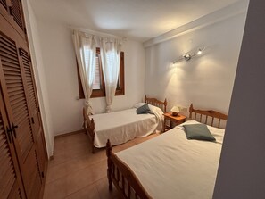 2 quartos, ferros/tábuas de passar roupa, Wi-Fi de cortesia