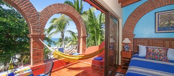 Beachside Casita, new and secure in lovely, quiet north side neighborhood.